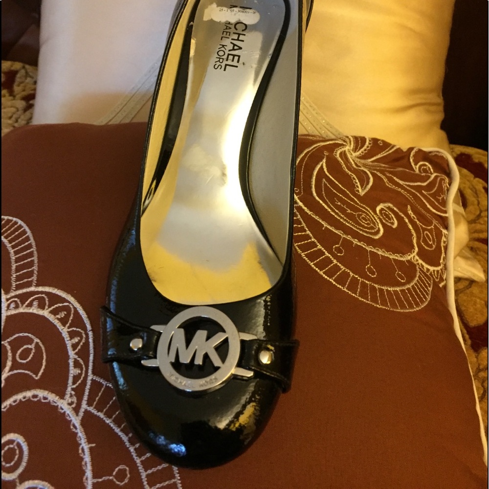 Ladies shoes
